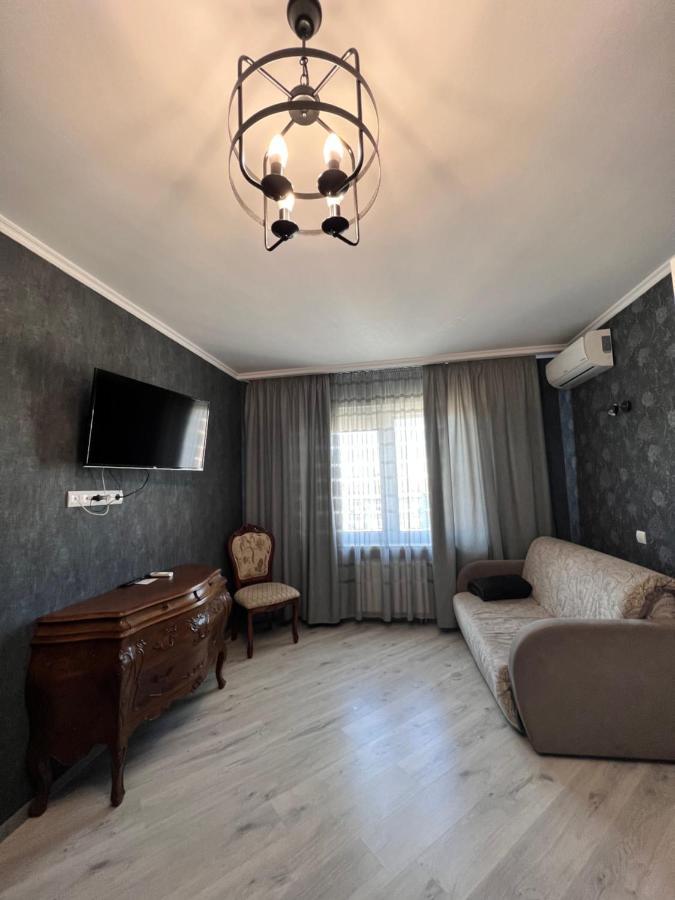 Уютная 1 Комнатная Квартира На Софии Русовой Apartman Kijev Kültér fotó