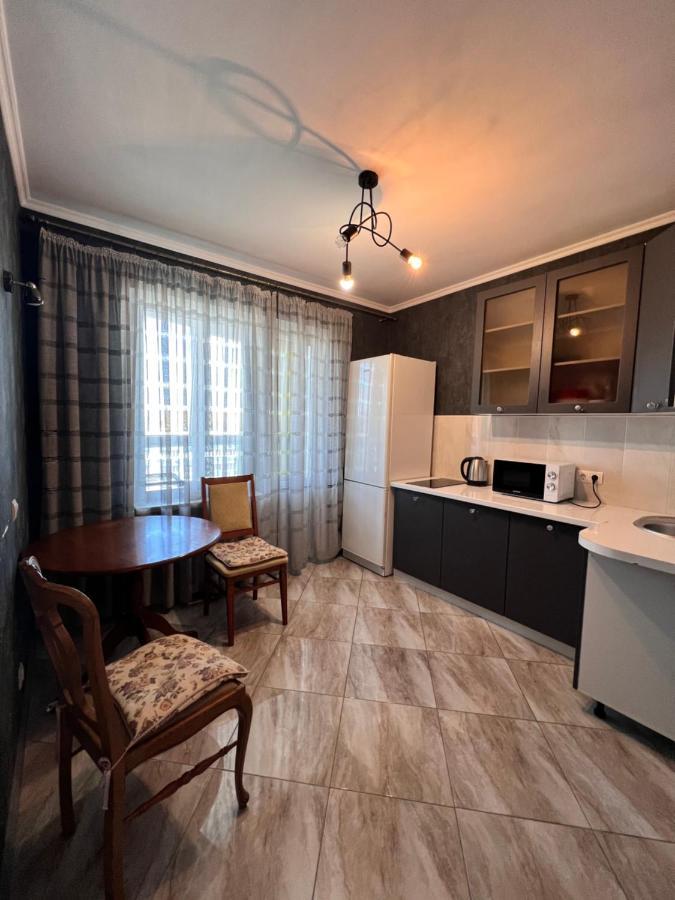 Уютная 1 Комнатная Квартира На Софии Русовой Apartman Kijev Kültér fotó